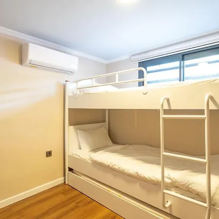 Cesme'de Yemyesil Bahceli, Havuzlu Villa-awz112 * Çeşme