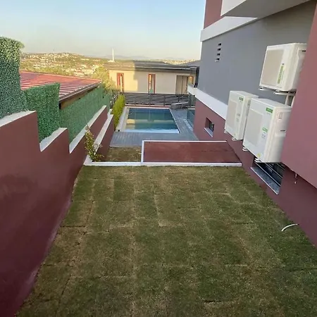 Cesme'de Yemyesil Bahceli, Havuzlu Villa-awz112 וילה