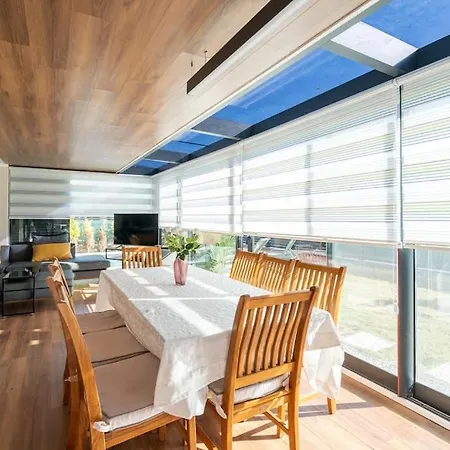 וילה Cesme'de Yemyesil Bahceli, Havuzlu Villa-awz112 Çeşme